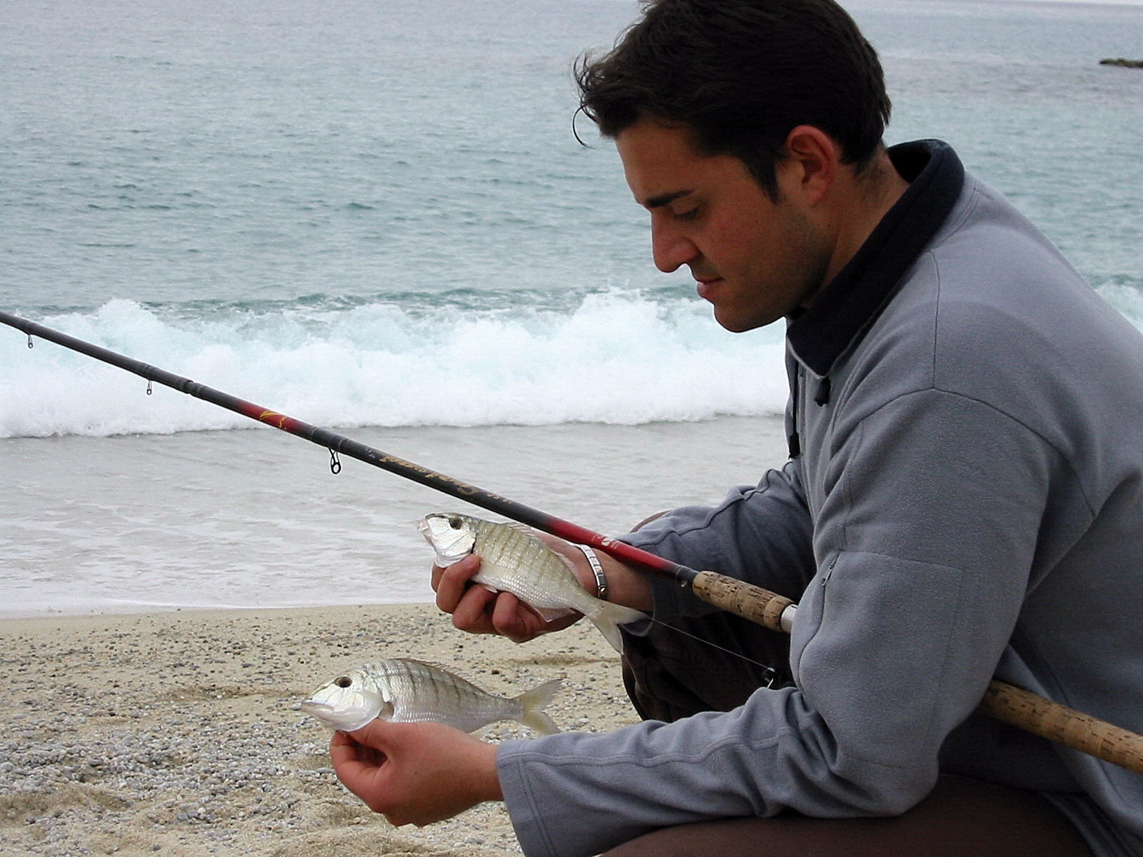 PESCA DALLA RIVA: LE TECNICHE PIU' PRATICATE